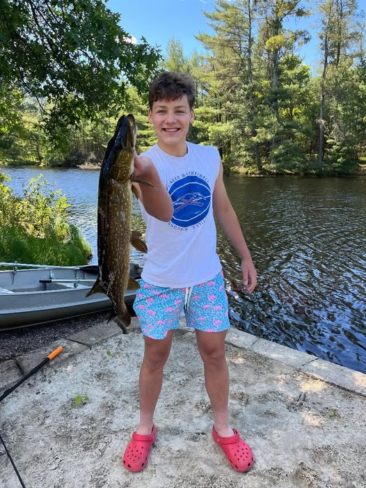 25-inch-pike-and-guest-with-huge-smile