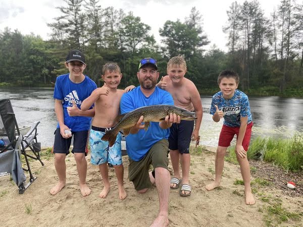 family-photo-with-32-inch-pike
